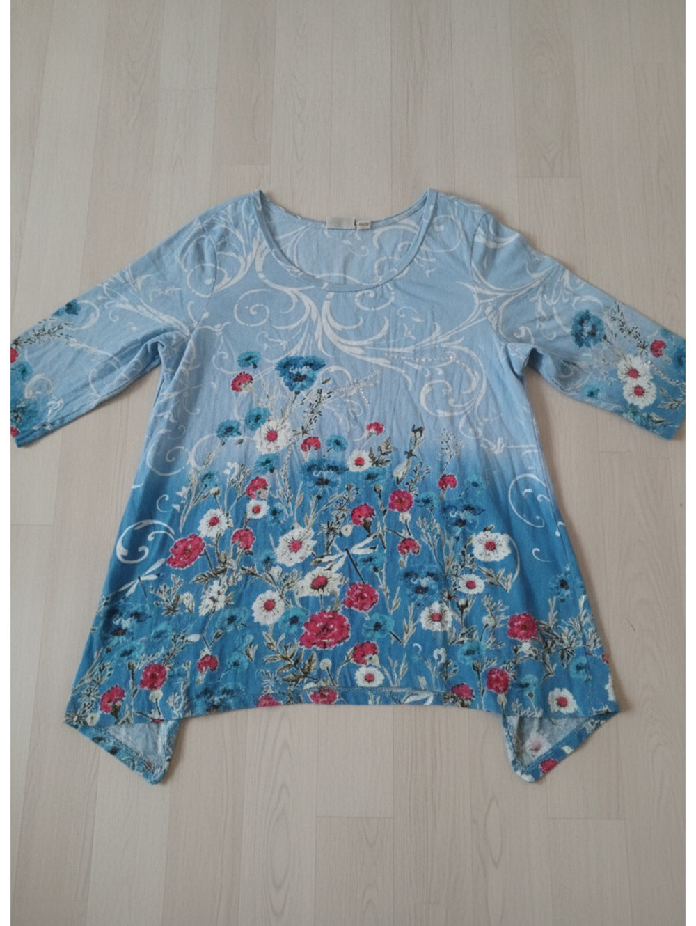 Collections Etc Blue Floral Tunic Top XXL Scoop Neck Embellished Dragonfly